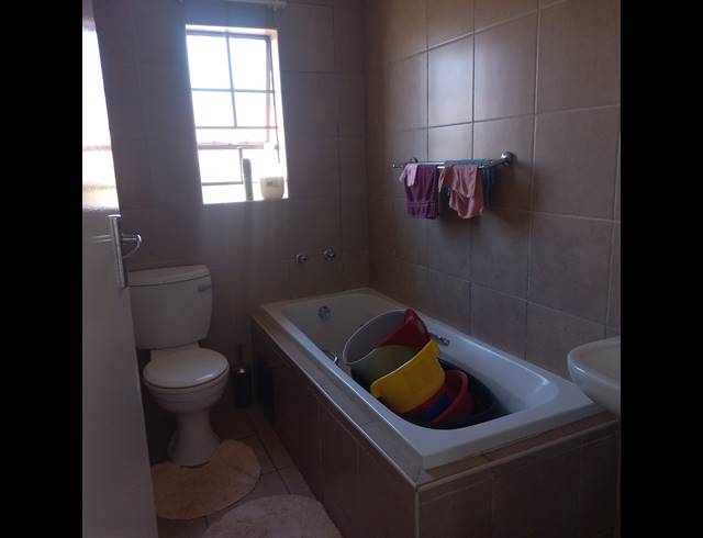 3 BEDROOM FREESTANDING FOR SALE IN THATCH HILL ESTATE